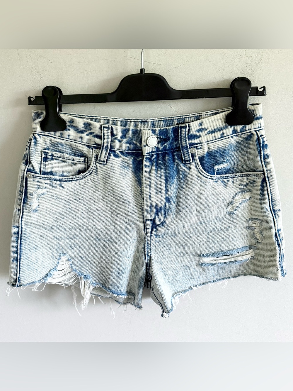 NWOT Blank NYC Acid Wash High Rise Cut-Off Denim Shorts | Size 25